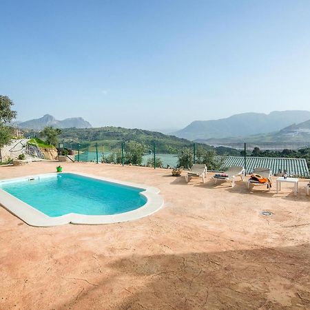 Gorgeous Home In Algodonales With Kitchen Extérieur photo