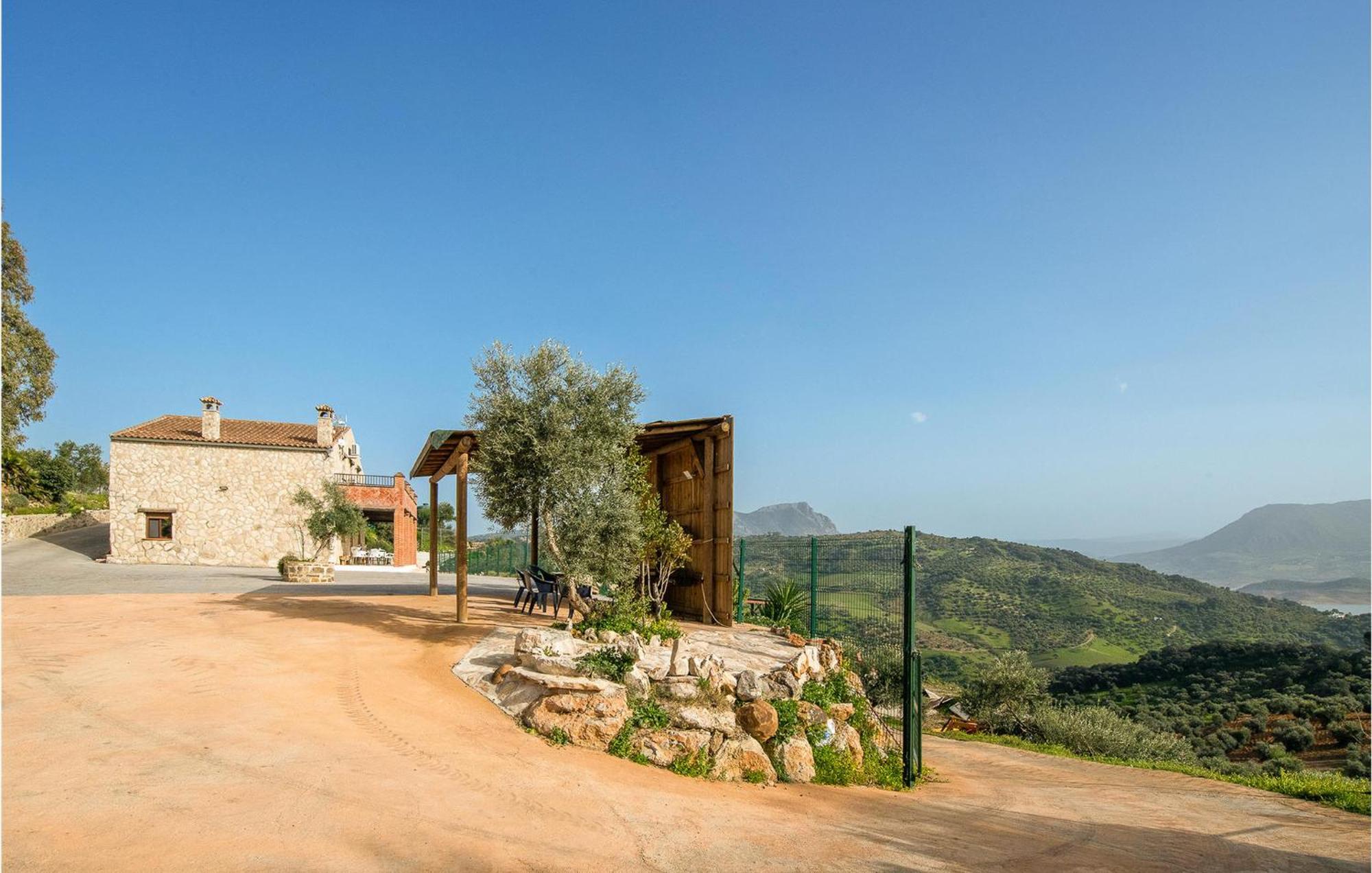 Gorgeous Home In Algodonales With Kitchen Extérieur photo