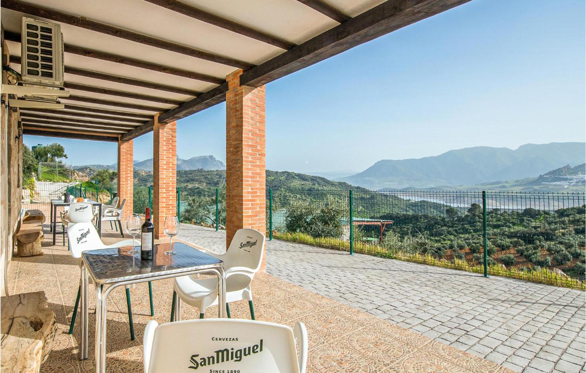 Gorgeous Home In Algodonales With Kitchen Extérieur photo