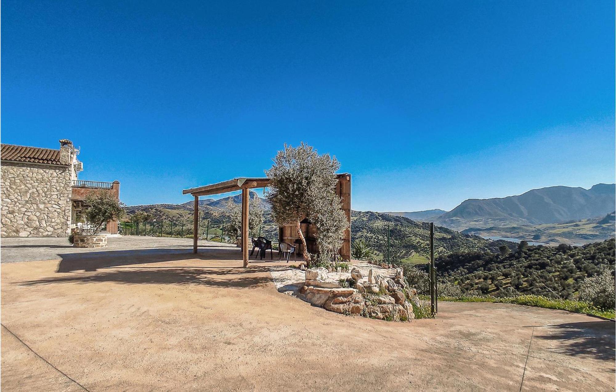 Gorgeous Home In Algodonales With Kitchen Extérieur photo