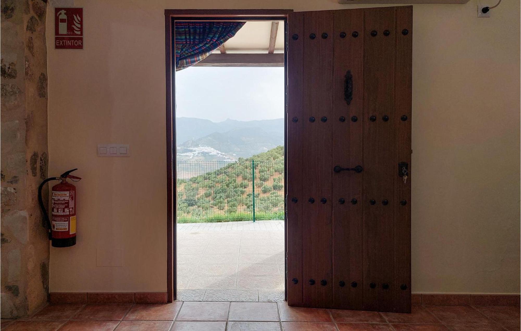 Gorgeous Home In Algodonales With Kitchen Extérieur photo